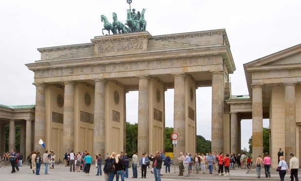 Ponad połowa Niemców za większym zaangażowaniem kraju w walkę z IS