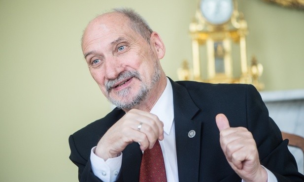 Macierewicz o Smoleńsku: Jak najszybciej wyjaśnić zbrodnię, wskazać odpowiedzialnych