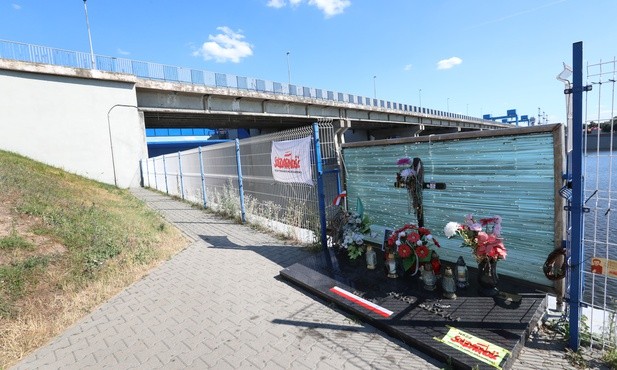 Upamiętnienie bł. ks. Jerzego Popieluszki przy tamie we Włocławku