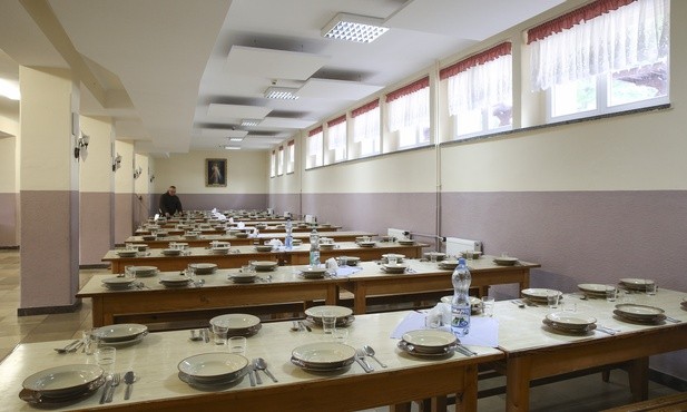 Rusza program "Posiłek w szkole i w domu"