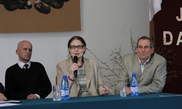 O prof. Fijałkowskim opowiadali jego syn i prof. Dorota Kornas-Biela (od lewej)