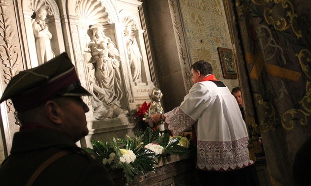 Modlitwa przy hermie i ołtarzu św. Barbary