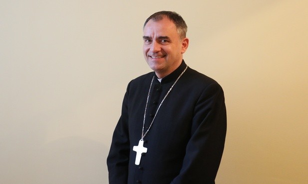 Polski biskup wygłosił homilię po polsku i portugalsku