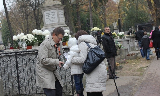 Śląskie. Kwesty na renowację cmentarzy, wsparcie hospicjów i pomoc dla potrzebujących