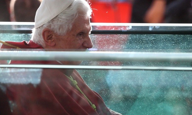 Benedykt XVI nie potwierdził oskarżeń abp. Viganò