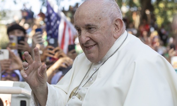 „America”: 87-letni papież z umysłem 60-latka nie zwalnia tempa
