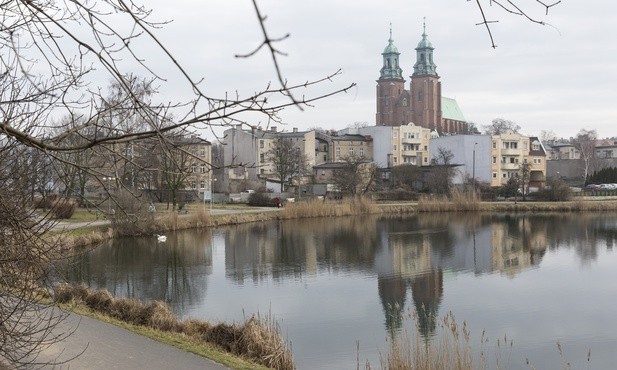 Gniezno z prymasowską bazyliką dziś