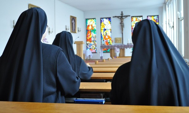 Pomoc żeńskich zgromadzeń zakonnych w Polsce uchodźcom z Ukrainy