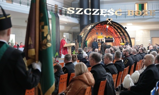 Podczas uroczystości barbórkowych w kopalni Wesoła  z udziałem arcybiskupa Andrzeja Przybylskiego