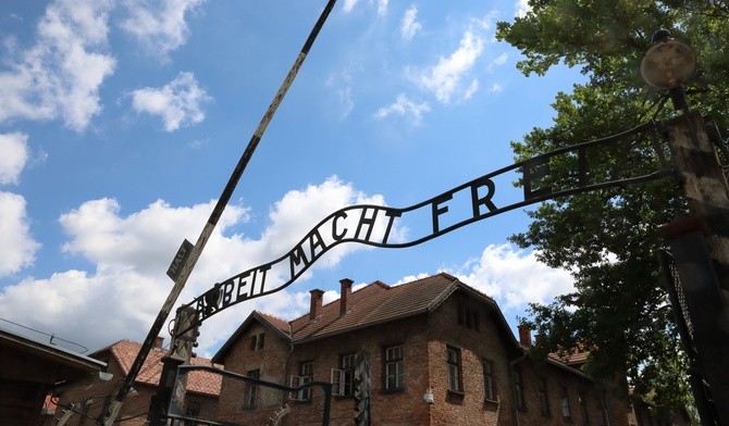 Wiara i życie religijne w Auschwitz 