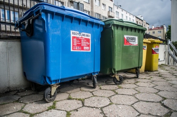 Politico: Polska wysoko w unijnym rankingu przetwarzania śmieci