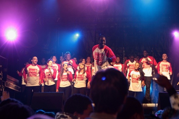 „Święci” w sercu Paryża: festiwal francuskiej młodzieży