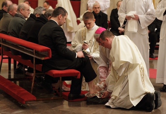 I wy powinniście nawzajem umywać sobie nogi