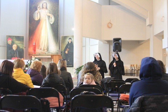 W sanktuarium Bożego Miłosierdzia