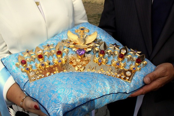 Korona wdzięczności pobłogosławiona przez Ojca Świętego Franciszka i nałożona na obraz Matki Bożej Popowskiej we wrześniu 2015 r.