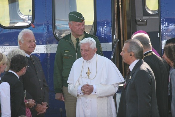 Drugi z sekretarzy Benedykta XVI ujawnia szczegóły ustąpienia papieża