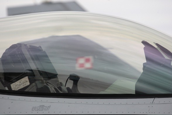 Prokuratura: Na miejscu wypadku F-16 odnaleziono kamerę; najprawdopodobniej należała do pilota