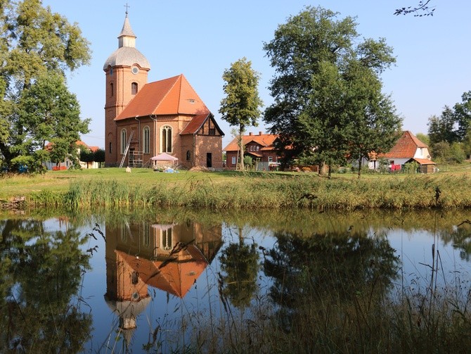 Kościół w Kwitajnach - niedawno ruina, dziś perełka