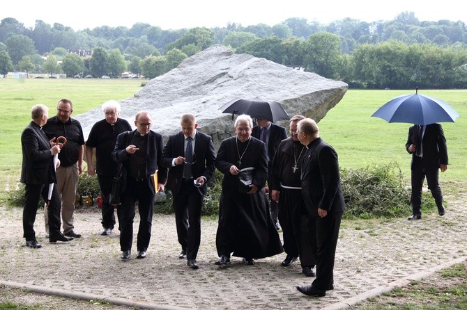 Komisja z Watykanu na Błoniach