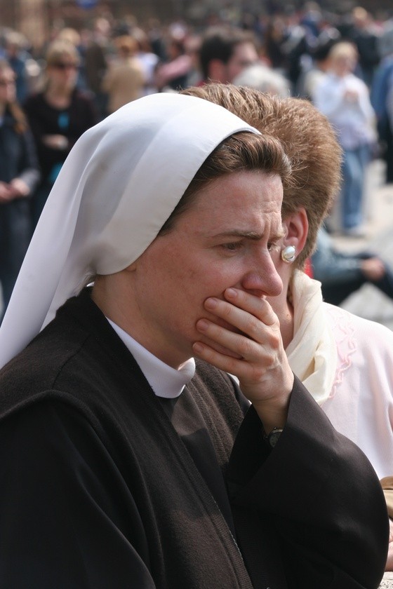 2 IV 2005. Rzym, Watykan, Plac św. Piotra, wcześniej