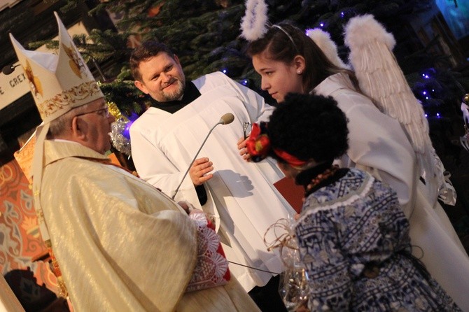 Mali kolędnicy w Płocku