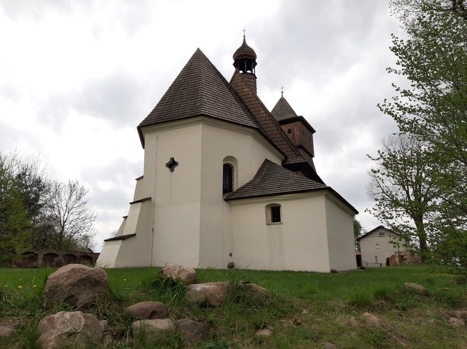 Zabytkowy kościół św. Jerzego w Ostropie