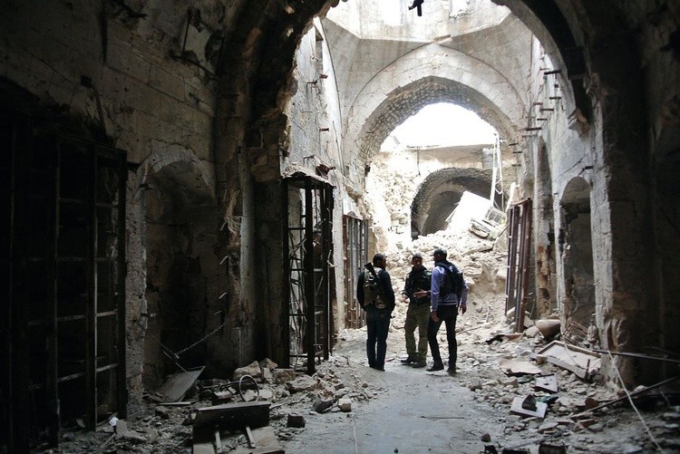 Zburzone przez bombardowania Aleppo
