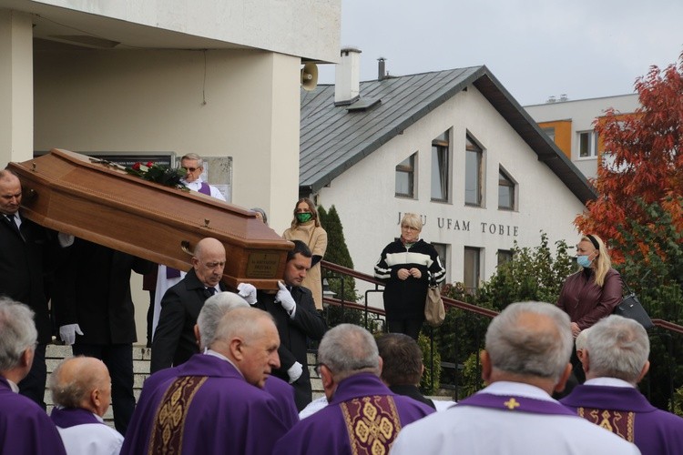 Płońsk. Pogrzeb ks. Krzysztofa Brzuski