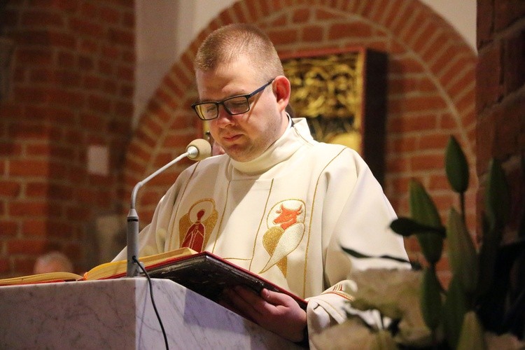 Święcenia kapłańskie ks. Damiana Winiarza