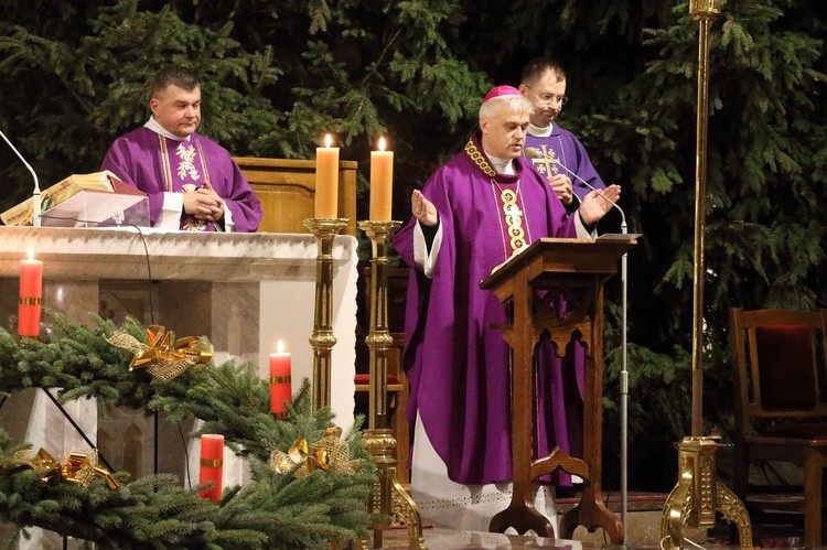 Harcerze przekazali światełko pokoju