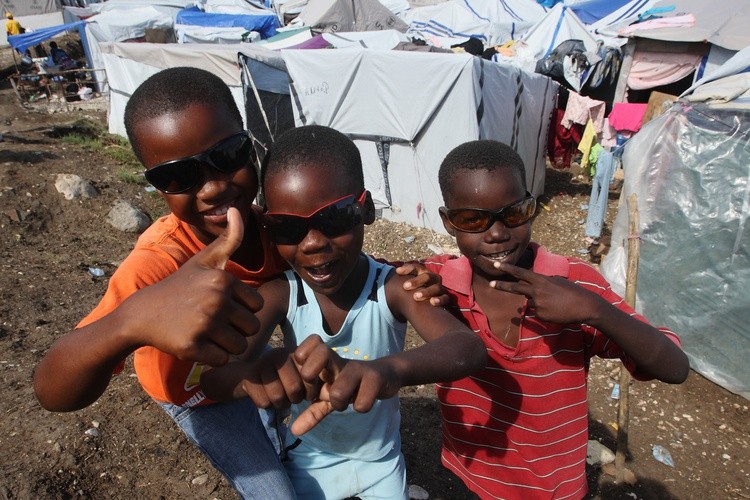 Kraj nie podniósł się po trzęsieniu ziemi sprzed kilkunastu już lat....
