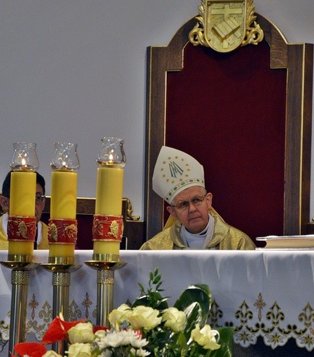 Abp Tomasz Peta w Płońsku