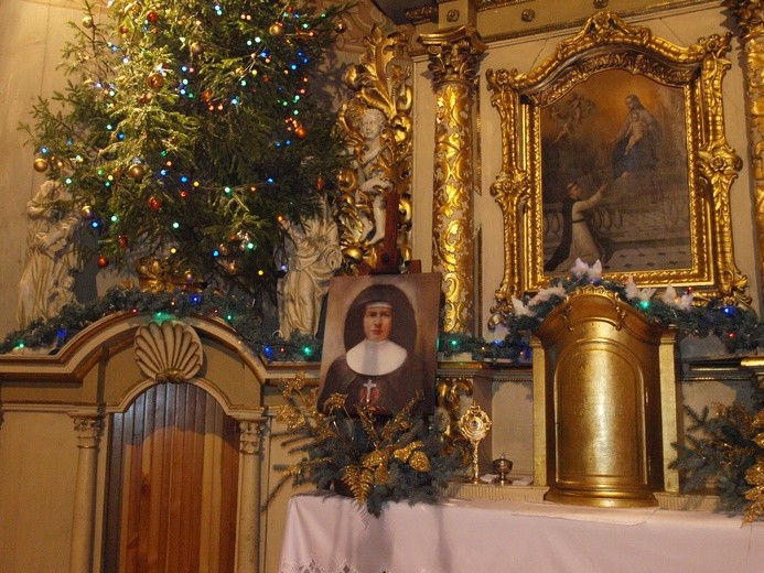 Lubowidz. Bożonarodzeniowa szopka w kościele pw. Matki Bożej Różańcowej