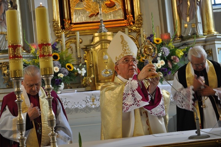 Papieskie dziękczynienie w Karniewie