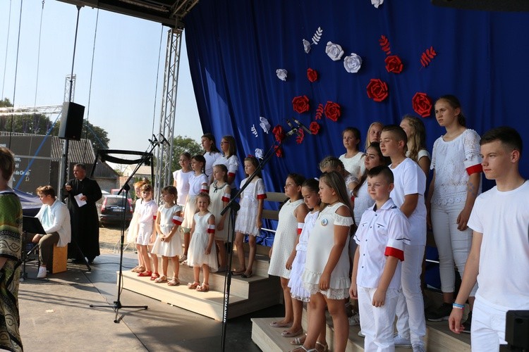 Koncert patriotyczny w Dąbrowie