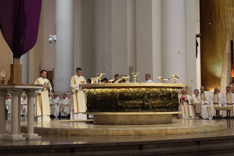 Msza Krzyżma w katedrze Chrystusa Króla cz.2