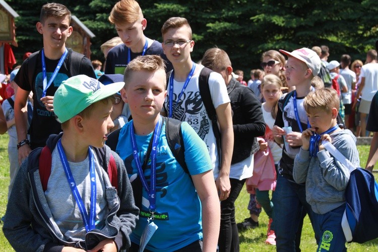 Ministranci i dzieci komunijne w Czerwińsku