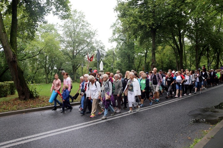 Płock. Pielgrzymka na Jasną Górę 2023 - wyjście