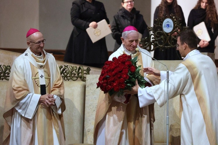 Msza św. w intencji abp. Damiana Zimonia cz.2