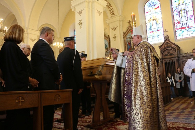 Grudusk. Pogrzeb ks. kan. Mieczysława Leśnikowskiego