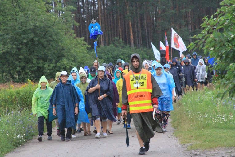 Pielgrzymka. Pątnicy w Sendeniu