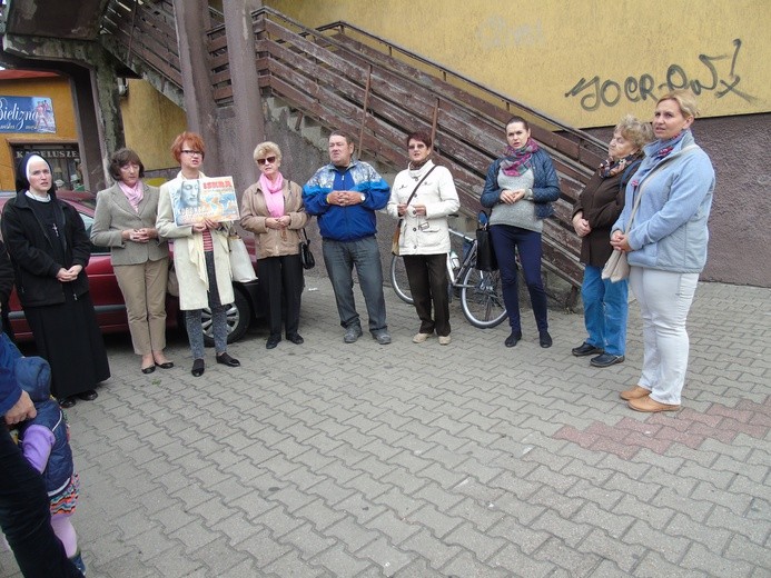 Koronka na ulicach miast 