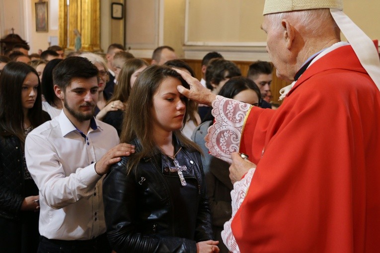 Bierzmowanie w makowskiej farze