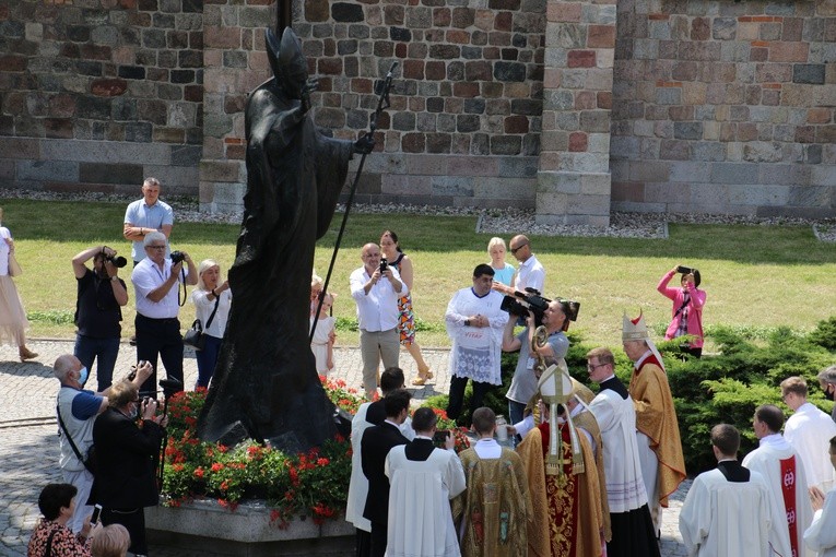 Płock. Obchody 100. rocznicy chrztu św. Jana Pawła II