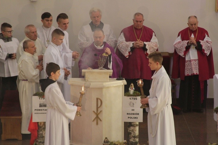 Symboliczny grób biskupów męczenników w Działdowie
