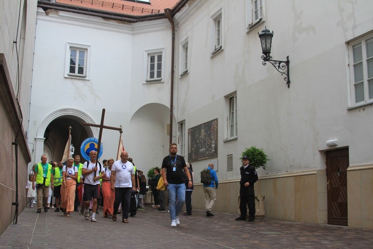 Pielgrzymka. Wejście na szczyt - cz. 1