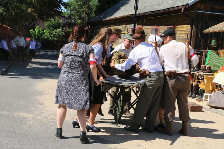 Rekonstrukcja powstania '44 w Raciążu