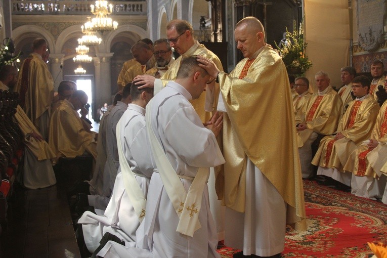 Płock. Święcenia kapłańskie - część 2.