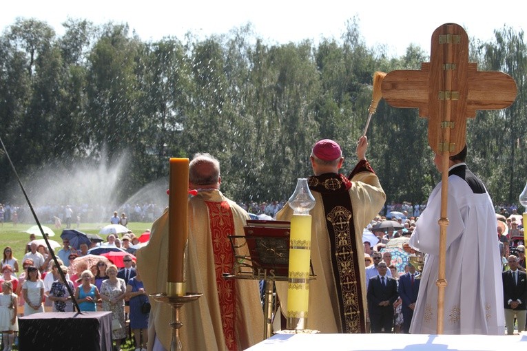 Diecezjalne dziękczynienie za chrzest Polski. 1