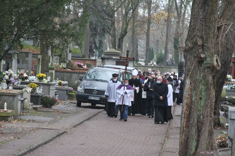 Płock. Pogrzeb ks. Hieronima Chamskiego (1932-2020)